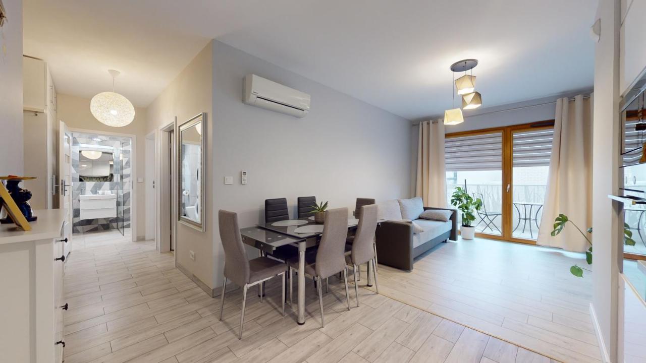 Family House Near The Market Square -Perfect For Family & Business Stays - Ksiecia Witolda Street 500 Steps To Market Square - 2 Bedrooms,2 Parking Places Wroclaw Exterior photo