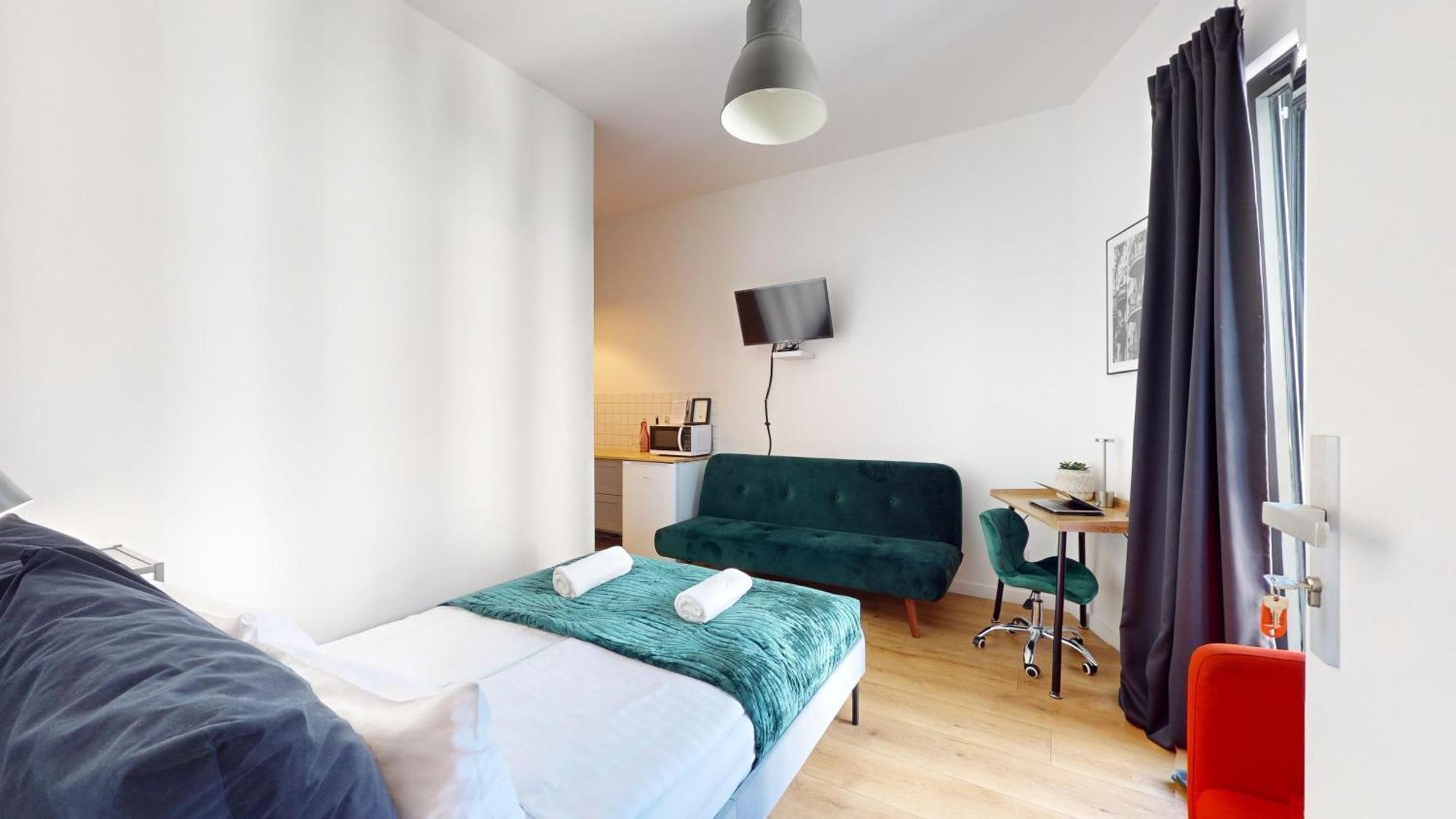 Family House Near The Market Square -Perfect For Family & Business Stays - Ksiecia Witolda Street 500 Steps To Market Square - 2 Bedrooms,2 Parking Places Wroclaw Exterior photo