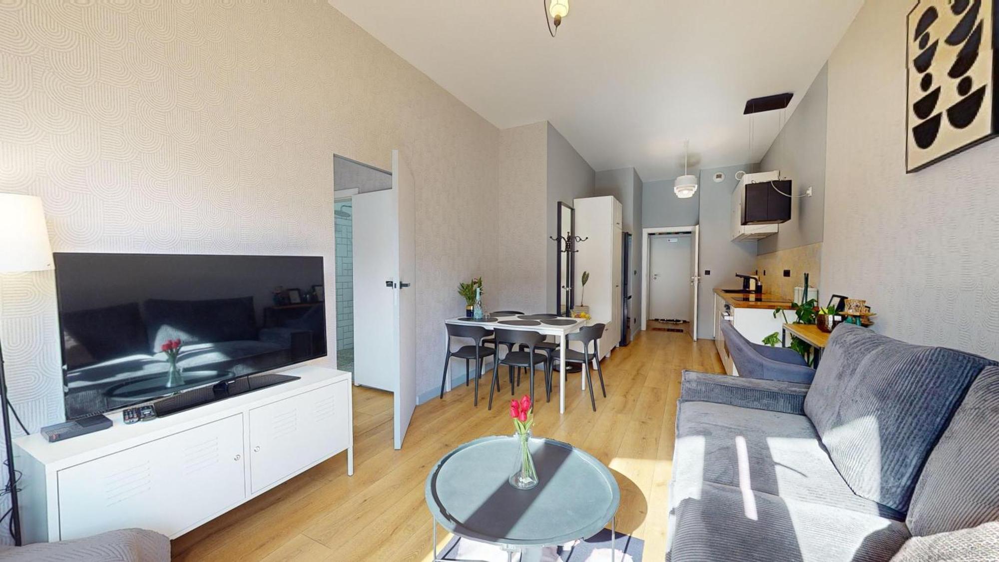 Family House Near The Market Square -Perfect For Family & Business Stays - Ksiecia Witolda Street 500 Steps To Market Square - 2 Bedrooms,2 Parking Places Wroclaw Exterior photo